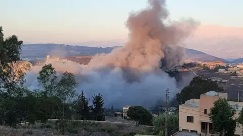 Israeli Air Strikes Target Southeastern Lebanon