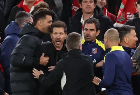Simeone Blames Confrontation with Supporter on Being Abused Throughout the Match’