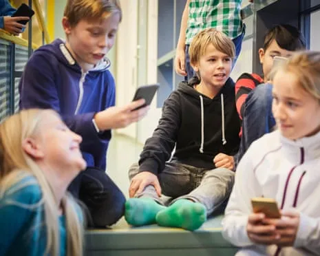 Sweden to Enforce Countrywide Cellphone Restriction in Schools